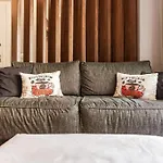 Luxury Seaview Apartment