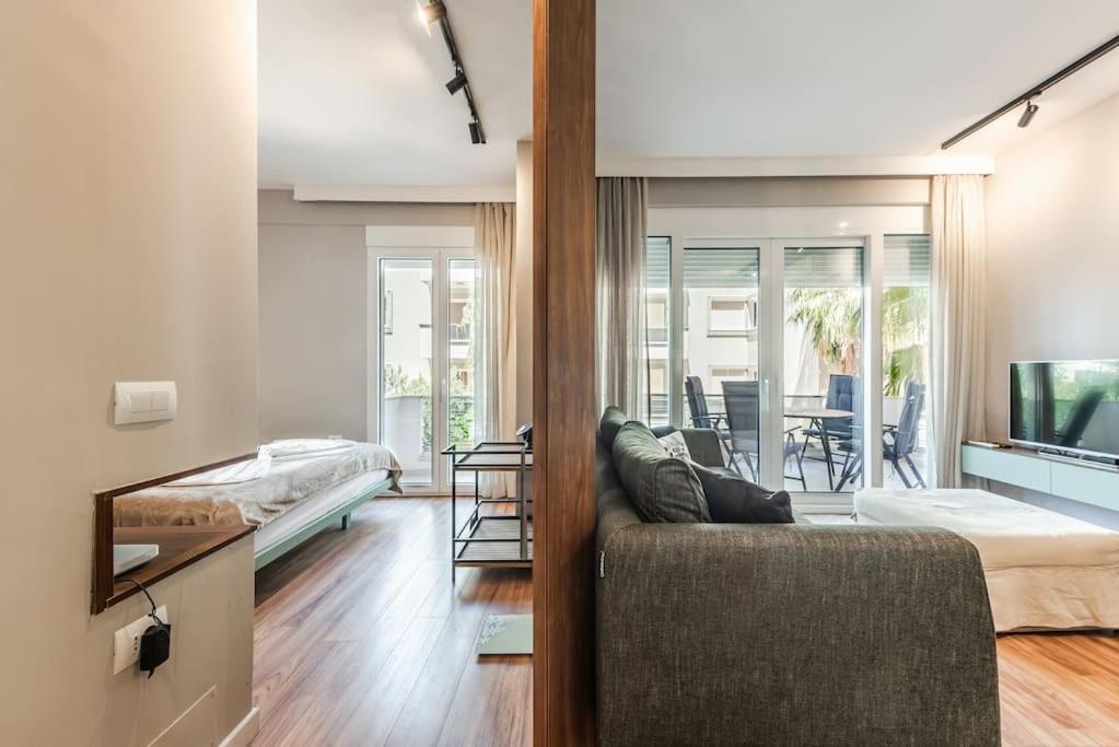 Luxury Seaview Apartament Wlora